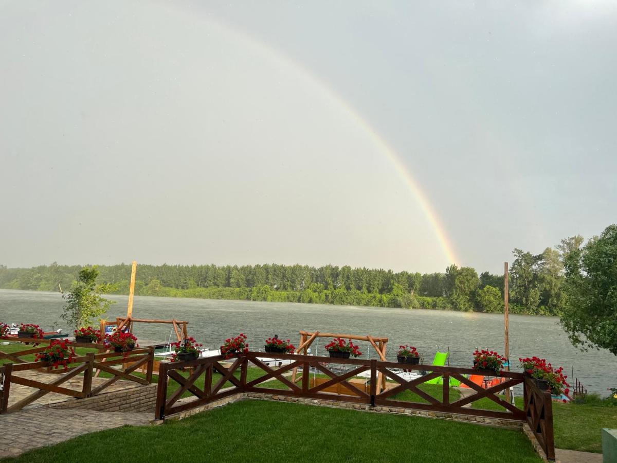 Apartmani Tiske Noci Becej Luaran gambar