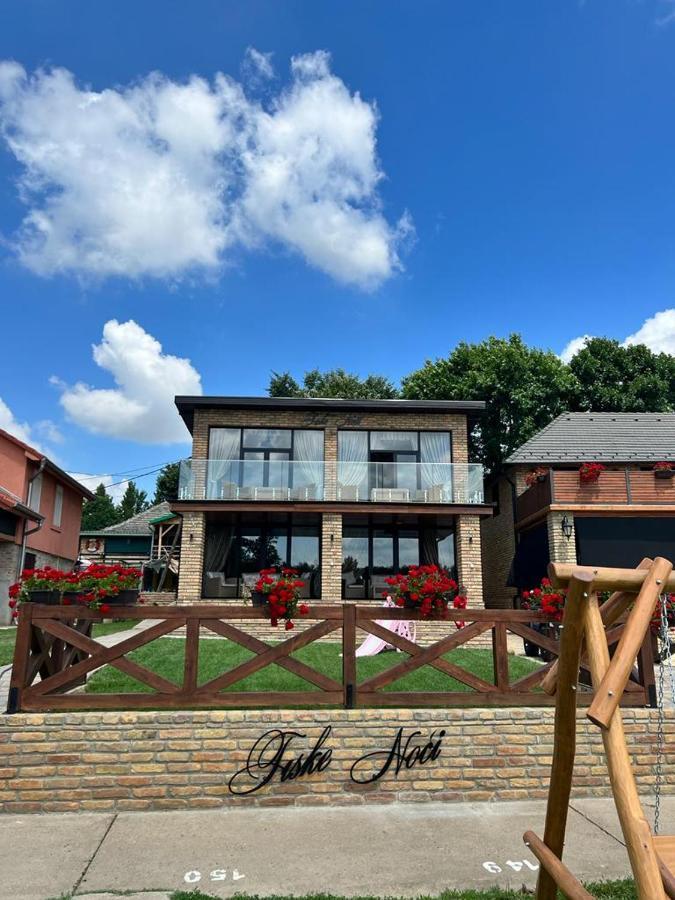 Apartmani Tiske Noci Becej Luaran gambar