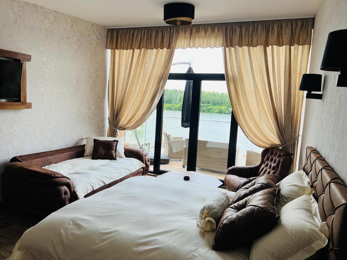 Apartmani Tiske Noci Becej Luaran gambar