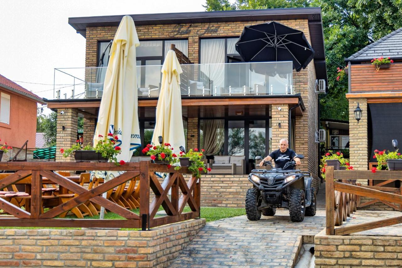 Apartmani Tiske Noci Becej Luaran gambar
