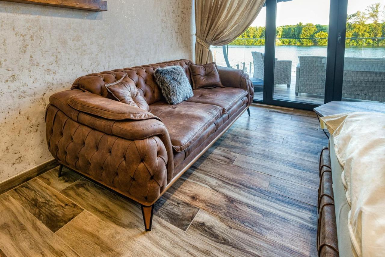 Apartmani Tiske Noci Becej Luaran gambar