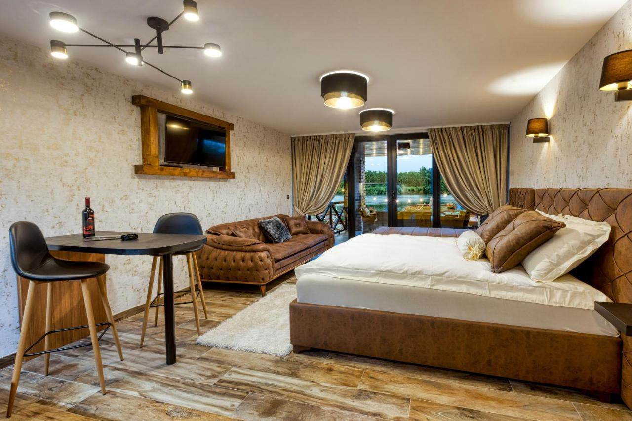 Apartmani Tiske Noci Becej Luaran gambar