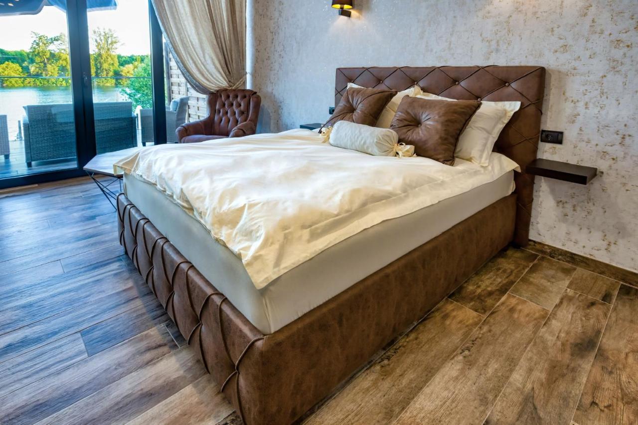Apartmani Tiske Noci Becej Luaran gambar