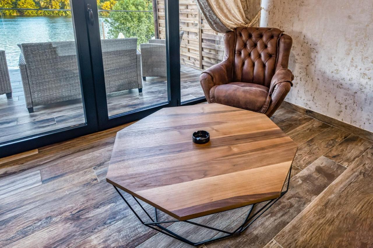 Apartmani Tiske Noci Becej Luaran gambar